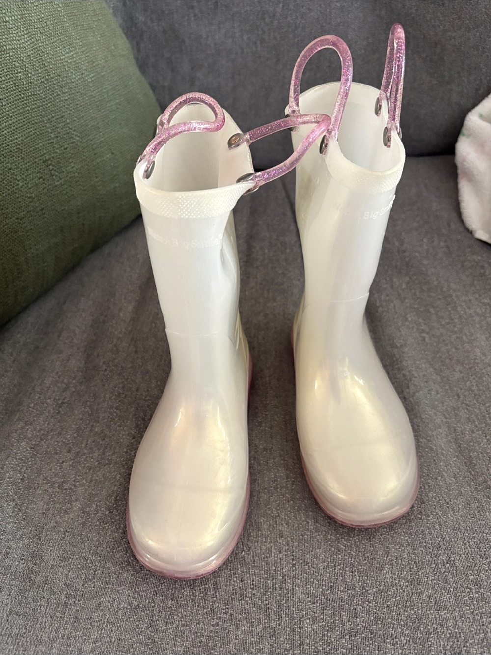 Western Chief Kids Pearl White Rain Boots with Pink Glitter Handles